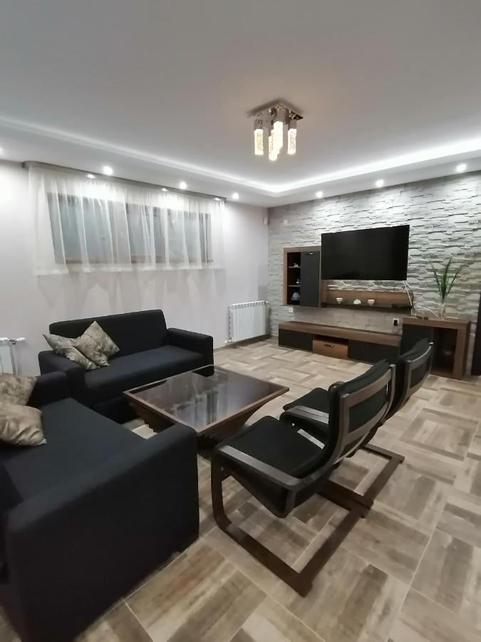 Къща За Гости Радост Guest House Radost Razłog Zewnętrze zdjęcie